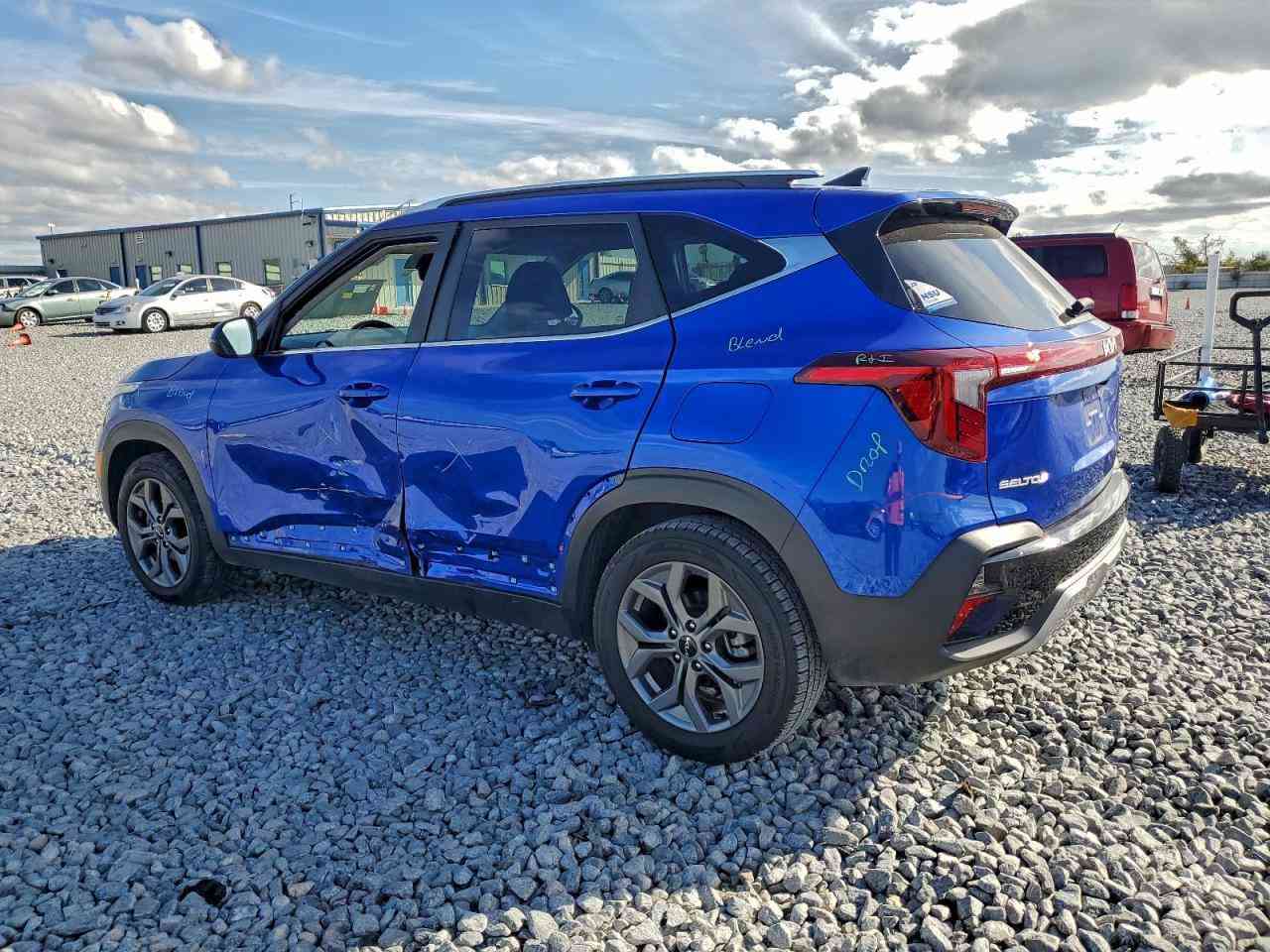 السلام عليكم 
موديل 2024 
كيا سيلتوز S
ماشيه 46 الف مايل 
وارد امريكي حادثه بابين  بدون شاصي ولالغد 
ممحرك 2000 دوش بدون تبديل 
السياره موصفات S بصمه 
جلد مطعم  رادارات بجم  كبس 
تحكم ستيرن فول
تبريد قطعتين
مود سرعة 
اشاير مري 
فحص بغدا  
السعر 117 بيه مجال بسيط
مكاني السيارة حاليا بالمنطقة الحرة الاردن
للاتصال ***********.   ***********
