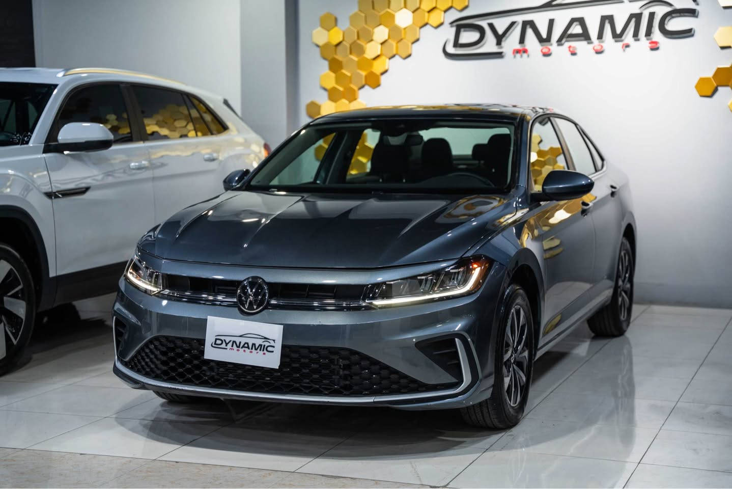 2025 VOLKSWAGEN JETTA, S

موديل: 2025
وارد : امريكي 
مواصفات :SE -
‎عدد الأميال : 4,000ميل
الون : نفطي
الون داخل ؛ رصاصي
‏‎سلندر :  V4
‎صبغ :  ١جامرلغ فقط   
سيارة رقم موقط ٣ شهر بي مجال
مكان اربيل شارع حديد و خشب معرض دايناميك موتورز
‏‎من المعلومات الرجاء التصل علي وتس اب
سعر جدا مناسب 🔥🔥🔥📲📲
                                                                                              *********** - أربيل, العراق
