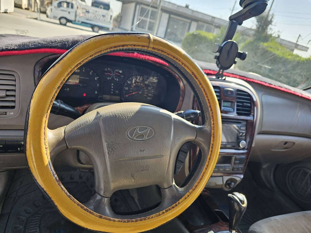 السلام عليكم ...
وفود ٢٠٠٥  محرك ٦ سلندر وارد امريكي حادث جاملغ خلفي ومصبوغة عام 

رقم اربيل باسمي 

كير ومكينة مكفول 

فتحة سقف شغال 

ويل ١٦ بلادي 

تدفئة تبريد 

اريل كهرباء
دبل ايرباك 

سنتر قفل امان ابواب 

كهربائيات ولا جطل واحد كلة بلادي

صدر جديد كوري اصلي

السيارة كلش نظيفة ومال جناي 

ترايك لكوريا واذا متجيب ال ٢٠٠ مرجوعة😁

***********  الجناي يتصل
