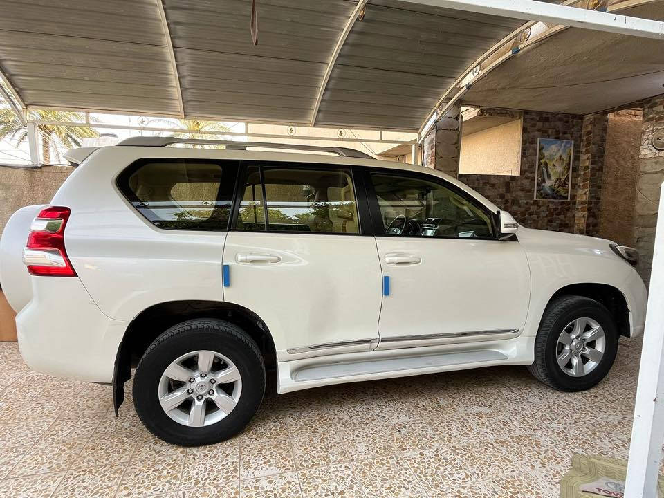 تويوتا برادو 2014 بغداد محرك 6 سلندر4000
 نظيفة جدا جدا 
مواصفات TXL كله مال الشركة 
ماشية 226 ألف عداد حقيقي
كير ومحرك مال الشركة مكفولات 
فتحة بالقمارة دبل تانكي ثلاجة
السنوية مجددة لغاية 29

‭٠٧٧٠ ٨٧٥ ٩٤١٨‬
