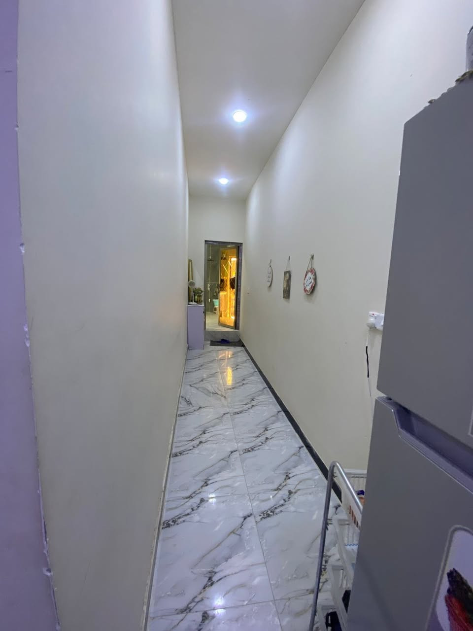 السلام عليكم 
شقه للايجار 
مناوي الجم 
فوك بيت 
غير موثث
درج معزول 
غرفتين وصاله ومطبخ وصحيات نضيفه فول 
يجاره قفل شامل جور الماي والكهرباء 500


**إذا كنت صاحب هذا الإعلان وتريد حذفه لأي سبب، رجاءا أرسل رسالة إلى الدعم الفني**