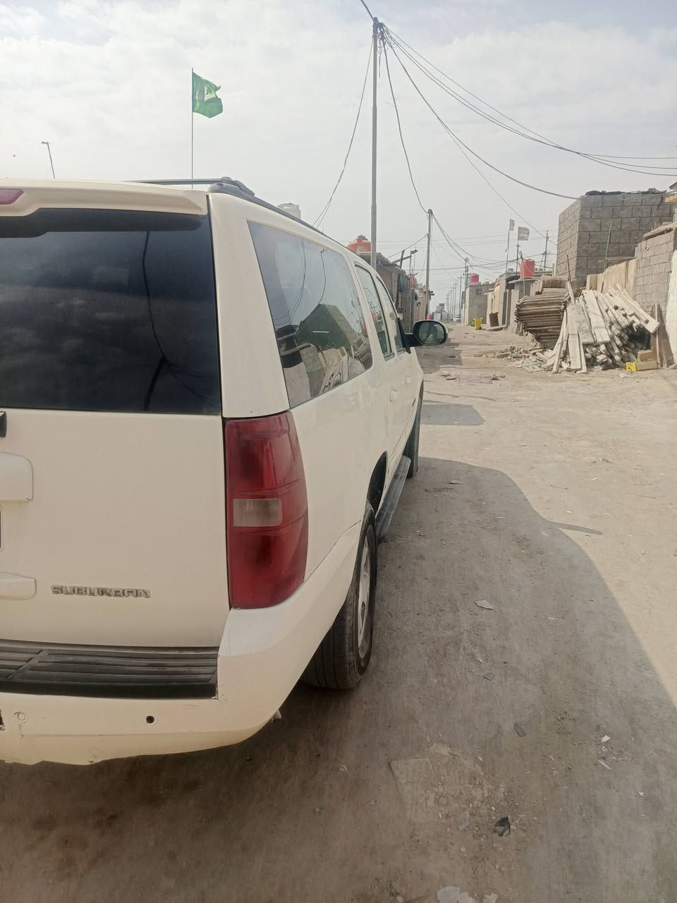 السلام عليكم تاهو ادوات ادوات موديل 12سياره طويله سياره حلوه وكلشي شغال بيها كيجات تتفئه تبريد  تحكم استيرن كامره خلفيه مكفوله من الكص والسرقه المكينه الزغيره جديده بعدها اذب ماي من تشتغل ارقام وسنويه بيها اربيل طبق الاصل مشتقلهن على أيدي أرقامها  مكان البصره حيانيه شارع ستين قرب معارظ السيارات الجديده السعر.  60وبيها مجال حك الجيه ***********
