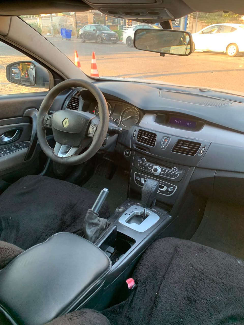 Renault safrane 2011 
cod / #304

مەکینە کەپس V4,20 
ڕەقەم و سەنەوی نوێ 
گێڕ تۆماتیک ، تەبرید 
چاملغ و ۱ دەرگا و دۆسە سبوغ
بێ ناوگرتن ، بێ ئێڕباگ 

نرخ / ٦٩ $
*********** أربيل, العراق
