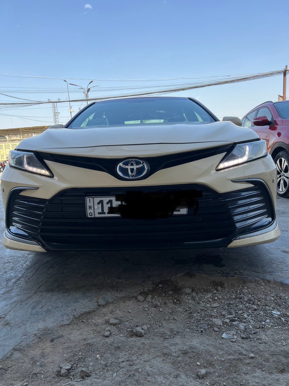 كامري موديل2023اصل السيارة مكفوله ما عده باب بي تصليح مكان السيارة بغداد الطالبيه