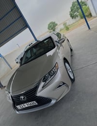 لكزس ES350 • ٢٠١٧ • ماشي ١١٨٠٠٠