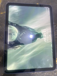 ايباد ١١ • نضيف • مستعمل شهر