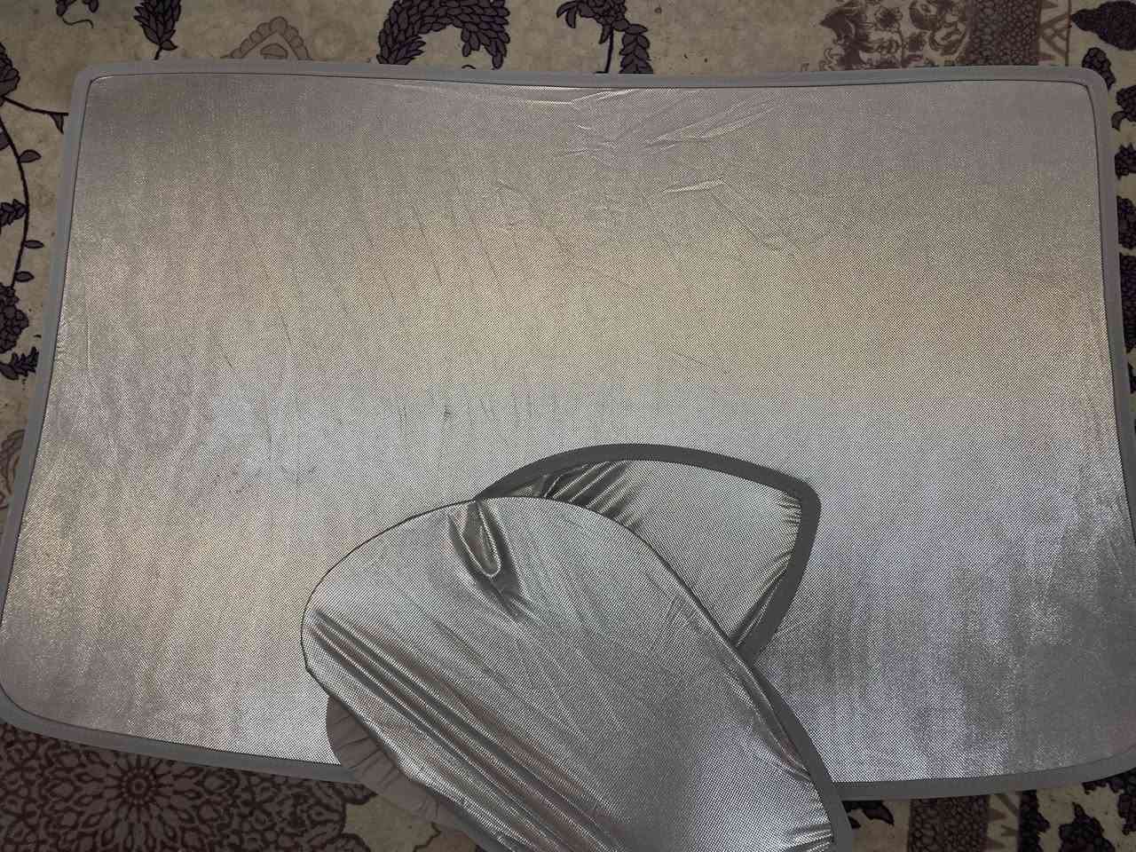 سقفيات تيسلا قطعتين جدد مع جنطه والكبسات مالته السعر30الف اخر زوج ***********
