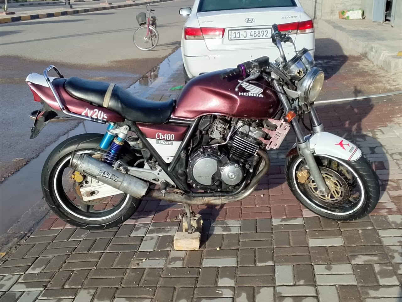 السلام عليكم 
للبيع هوندا CB4 الجيل الأول مكينه نظيفه بيها خلل بل كابريتر تجي تفحص السعر 800وبيها مجال للاستفسار خاص او علئ رقم***********
