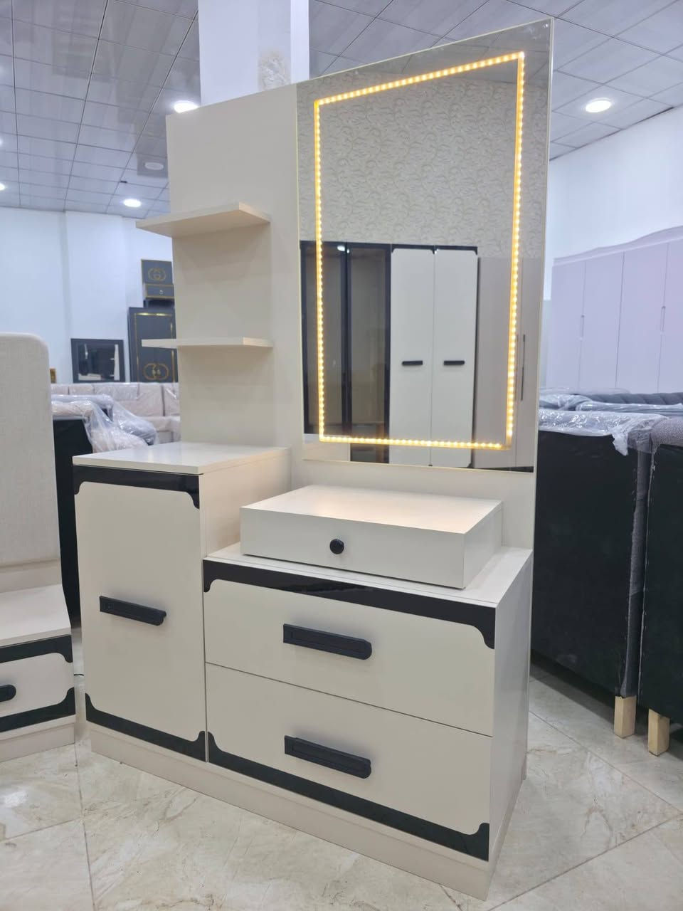 🛏 غرفة نوم 5 قطع جديدة بالكرتون
🚪 كنتور 6 أبواب جام شفاف
 ✔️ إنارة داخلية مميزة
 ✔️ دروج + جكامج واسعة لتنظيم مثالي
🛏 سرير مريح بتصميم عصري
💄 ميز تواليت أنيق مع مراية مضيئة
🗄 كومدينة عملية
💥 السعر النهائي: 475 دولار فقط
📍 معرض جودي للأثاث – دهوك
📞 اتصل الآن: 0750767697
------------------
#معرض_جودي_بدهوك
🪑 أثاث تركي فاخر
غرف نوم – غرف جلوس – غرف شباب – طاولات – كنتور – أسفنج عالي الجودة
✅ عروض مميزة وأسعار تنافسية
📌 ناونیشان:
⛔مالطا خاری-فرعی ئکی به ری سیناعی- به مبه ری مه دره سه (مالتاژئری)
📌 العنوان:
دهوك – مالطا القديم – أول فرع قبل صناعة تصليح السيارات – مقابل مدرسة الابتدائية
(قريب من مطعم مالطا – كونديه مالطا – خارنگه ها مالتا)
#ارام_سيتي #افرو_سيتي #كيار #الفرنسية #لالاف #ميرسين #دابين 
#دهوكا_رنكين #موصل #خزائن_ملابس #اثاث_منزلي #زاخو


**إذا كنت صاحب هذا الإعلان وتريد حذفه لأي سبب، رجاءا أرسل رسالة إلى الدعم الفني**