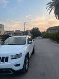 جيب لاريدو 2014 خليجي للبيع سيارة جاهزة وسونار موجود  شاشة جبيرة   تشغ...