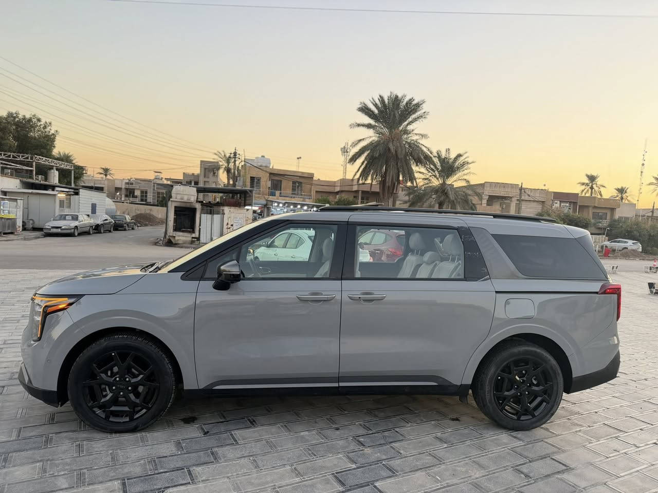 ياالله
السلام عليكم 

كيا كرنفال هايبرد 2025 SX  وارد امريكي 

Kia Carnival Mpv Sx 2025 1.6 Hybrid  

 

                  Hybrid حجم المكينه : 1.6 تيربو + هايبرد 

         المسافه المقطوعه : 200 ميل بعدها زيرو 

            الضرر : صبغ باب سلايت وجاملغ خليفي  

حالة الايرباك : سليم مطاك ولا ايرباك 

#مواصفاتها 

1.شاشه 

2.كامرات 360

3.بصمه

4. بنوراما فتحتين

5.ويل كب اسود

6. تشغيل عن بعد

7.حساسات خلفي امامي

8.بيبان كهرباء

9.لايتات لد

10.لايتات زنون

11.بكلايتات لد

12.اشاير بالمري

13.رادارات 360

14.كشنات جلد مشمشي

15.ثلاث قطع تبريد

16.هيترات بالكشنات حار بارد امامي خلفي

17.هندبريك بصمه

18.شحن وايرليس

19.هيتر بالاستيرن

20.كشافات 

21.مري شفط

22.كشنات كهرباء امامي خلفي

23.كشن السايق ميمري

24.تحديد مسار

25.نظام ايكو سبورت عادي

26.كامرات محيطية داخل السياره

فول موصفات 1/1 جاهزه مرقم بغداد 

🟩 السعر  _الطلب في التعليقات سيأتي إليك مباشرة 

تفاصيل اكثر هذا رقمي *********** تحياتي 

مكان السياره بغداد حي الجامعه
