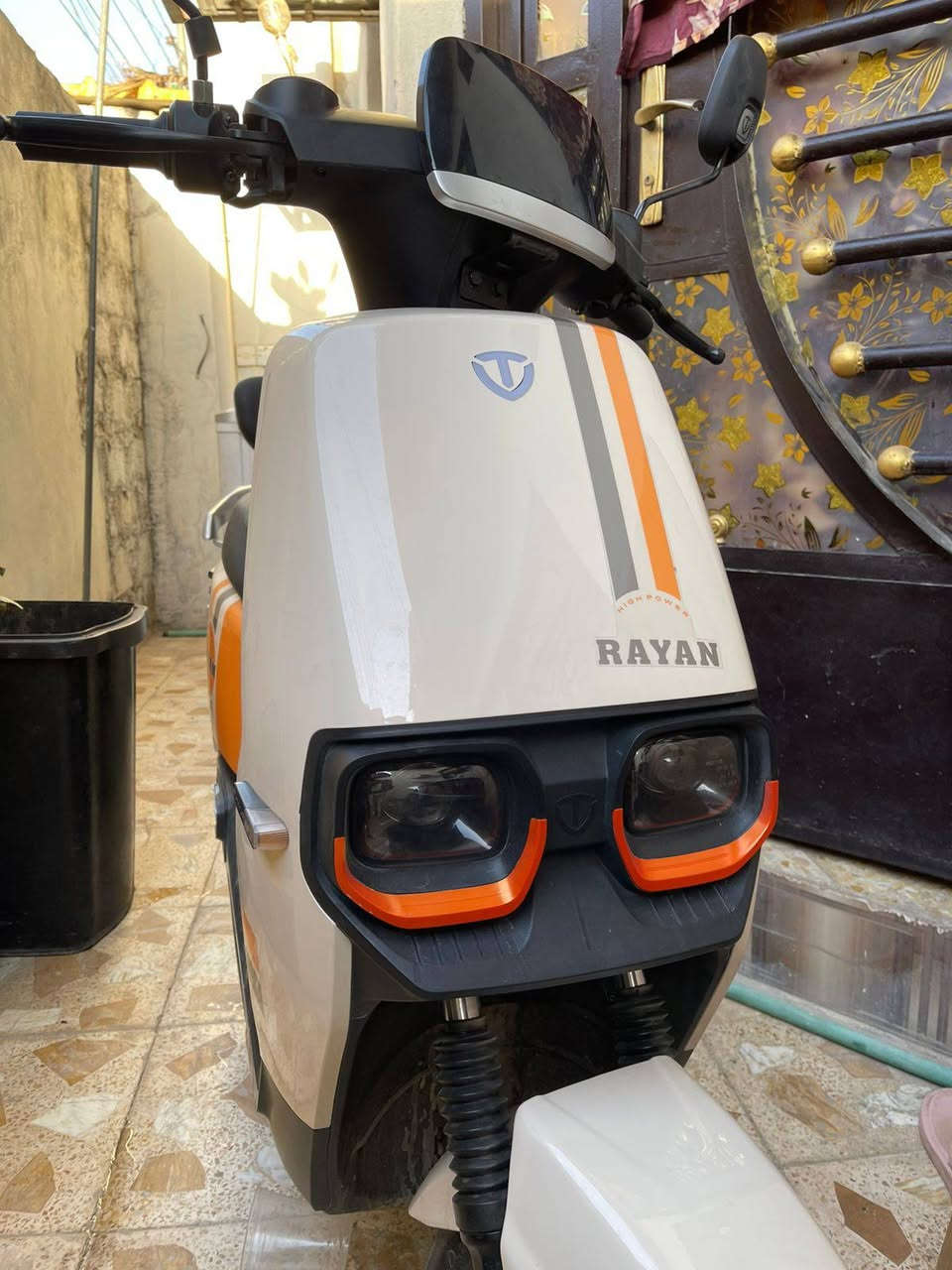 دراجه شحن الريان دراجه جديده استخدام ٣اشهر ٦بطاريات تمشي ٧٠ كيلو دراجه جديده شوف عينك امانت الله سعرها ٧٧٥وبيهة مجال جيه رقمي واتساب ***********
