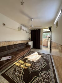 مشتمل 40 متر للبيع موقع ممتاز لايوجد جار مقابل المنزل يحتوي على صالة و...