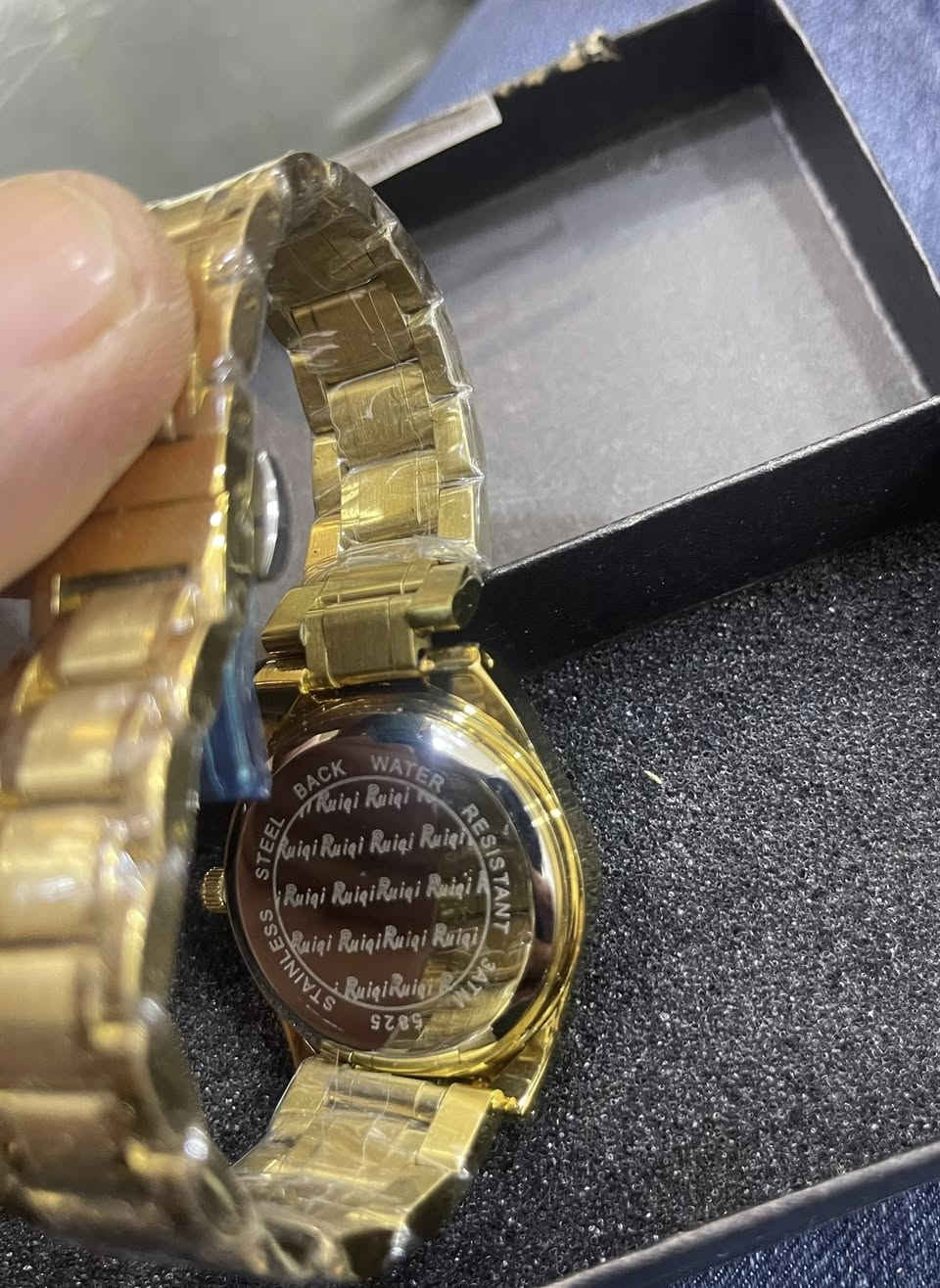 متوفر ساعه نسائيه جديده غير مستخدمه


**إذا كنت صاحب هذا الإعلان وتريد حذفه لأي سبب، رجاءا أرسل رسالة إلى الدعم الفني**