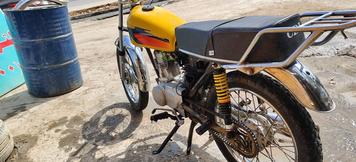 سلام عليكم  شباب  دزاجه اوراق لبيع  اوراق اصوليه  مكاني نجف حي القادسيه  سعر 550 وبيهه مجال  ***********
