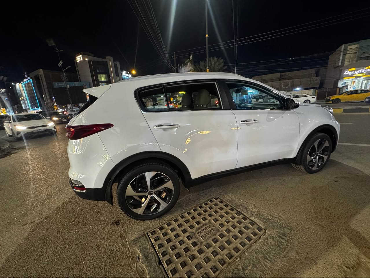 كيا سبورتج 2020خليجي وكالة الدوليه بيها الجاملغ الخلفي صبغ محرك 2000 شاشه كامرا حساسات  مري شفط رقم بغداد بأسمي ماشيه 69 الف كيلو متر السعر 188 وبيها مجال مكاني السيديه للاستفسار *********** بغداد, العراق
