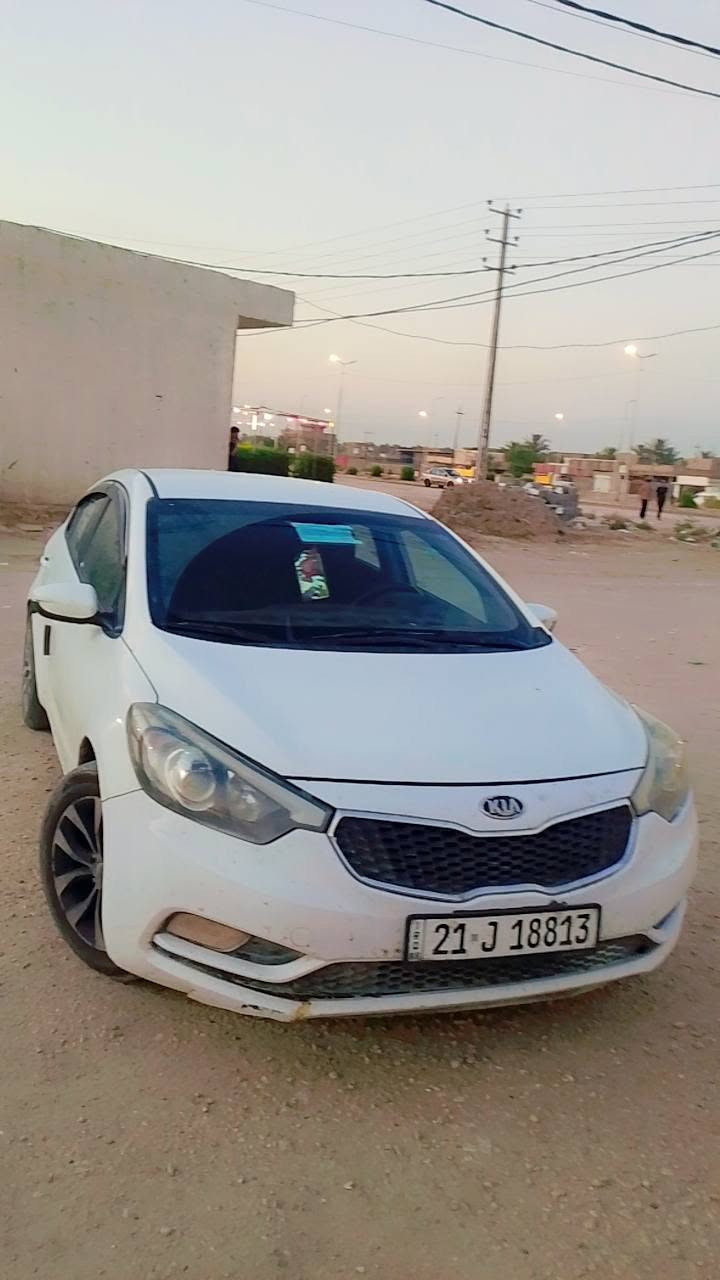 السلام عليكم كيا سيراتو 2014 خليجي بيها 3 صبغ  محرك كير كفاله السعر 100 ***********
