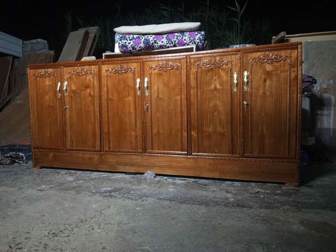 بوفيه صاج الاصلي الثكيل ام ال6 ابواب بعدهي جديده كلش نضيفه  
سعر 250 قفل
الشراي يجي خاص او يتصل*********** بغداد, العراق
