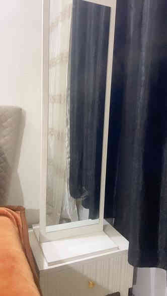 غرفه تركيا للبيع 9 قطع اخت الجديده فقط المرايه مسكوره وباقي قطعه مال الميز وطابوريه ضامتهن لان معندي مجال بلغرفه سعرها ٨٥٠ وبيها مجال المراسله ع هذا الرقم ***********
