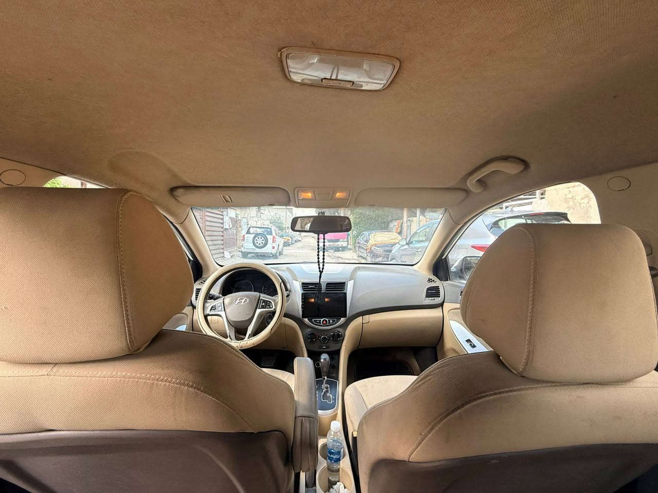 اكسنت خليجي 2015.. محرك 1.6 
سيارة بيها قطعتين بارد فقط بدون اي قطعة صبغ
مكانها الدورة ***********
السعر ٩٨ ورقة وبيها مجال بسيط
