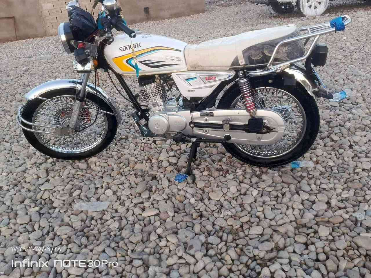 سلام عليكم  شباب دراجه البيع موديل  ٢٠٢٥ سعر  ٧٥٠ بيه مجال الطيبين مكلف بل نشر ‏‏‪0780 233 8293‬‏
