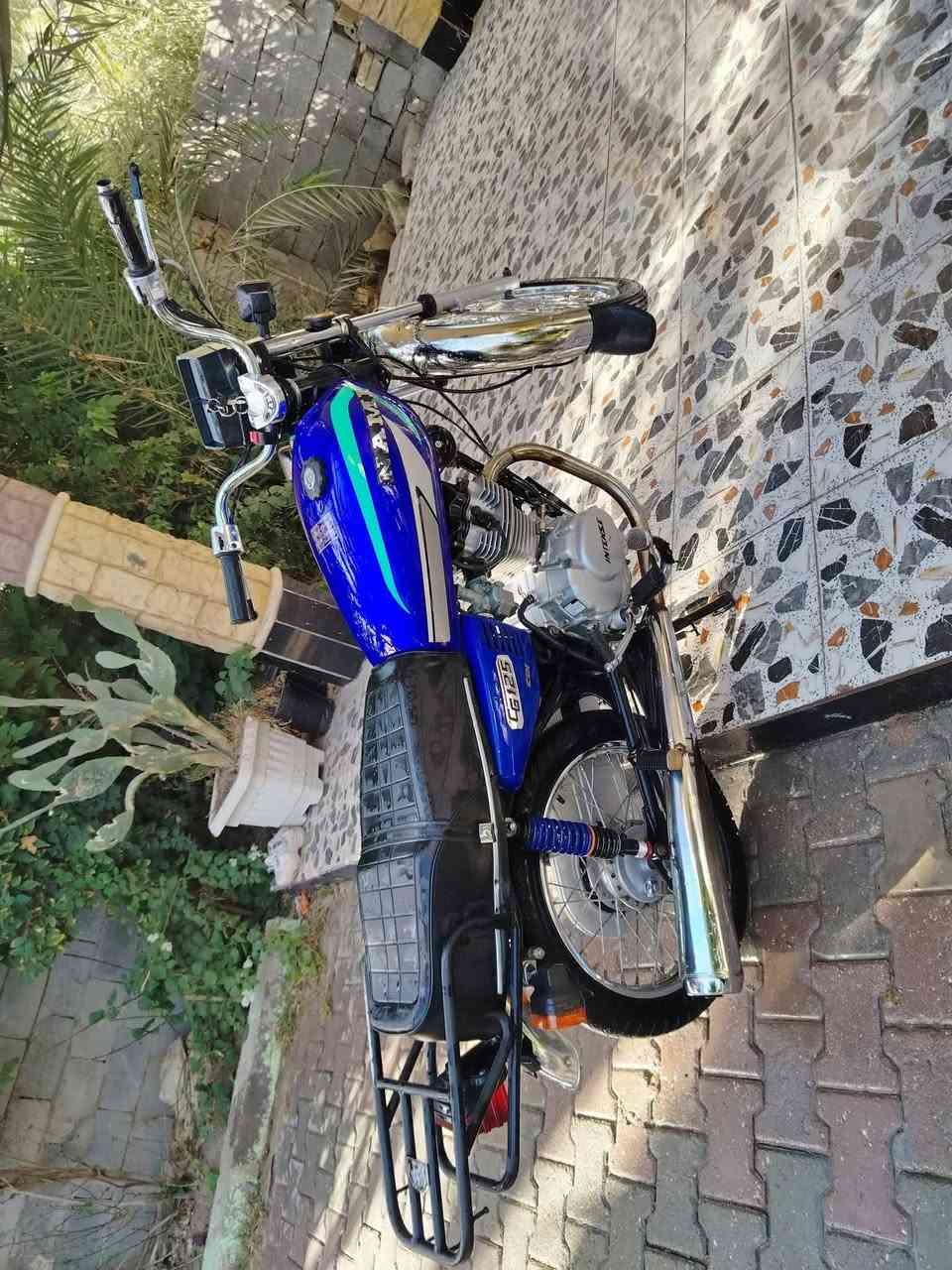 سلام عليكم دراجه اربعه كير انتنس 24 شاصي 14  الباقي تعمير 24 ما داخلها مصلح سعرها 700 عنوان كربلاء حي الغدير  ***********
