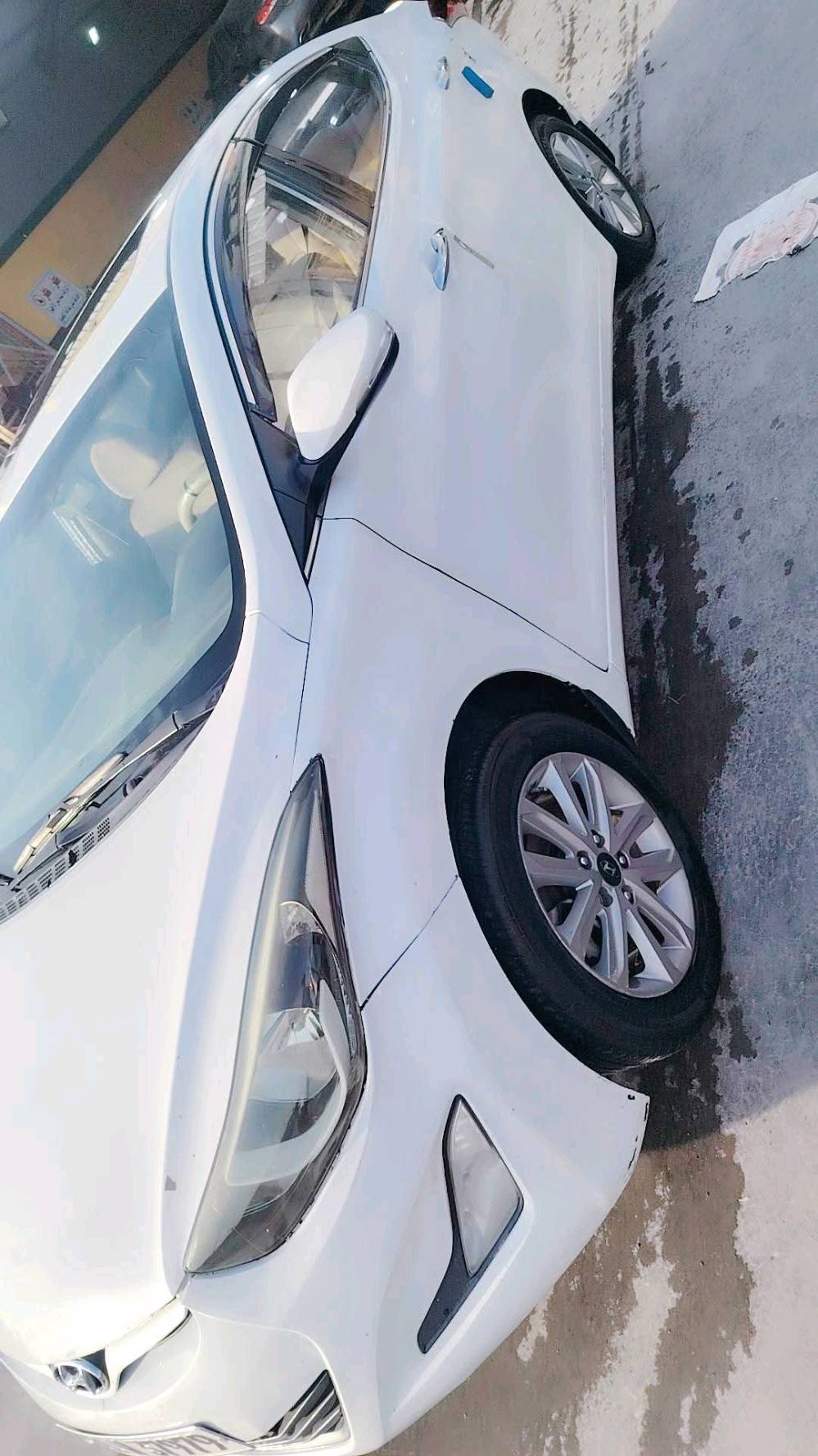 السلام عليكم لنتره خليجية بيها قطعه وحده تبديل فقط سعر السياره 115 وبيها ورقه حك الجية 