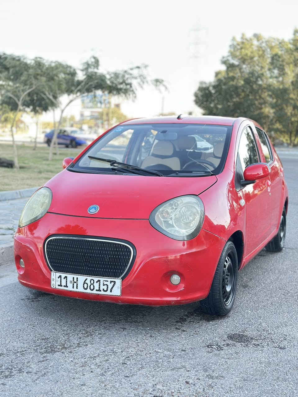 يا الله
السلام عليكم 
للبيع جيلي باندة موديل 2012 لون احمر
رقم بغداد الدولي سيارة باسمي تحويل مباشر
سيارة مكينة كير خير من الله تخم تاير باتري جديد صدر امامي خلفي جديد 
كير اوتماتيك شاشة كامرة 
السيارة كاملة من كل النواحي 
نقصهة الوحيد فقط التبريد جان يشتغل على خفلة وكف شبي ما اعرف
صبغ جاملغ امامي بدون ضربة شخوط و صابغي
السعر  48$ ورقة و بيهة مجال بسيط للشراي
المكان بغداد حي الاساتذة مقابل حي العامل
للاستفسار الاتصال على الرقم ***********
