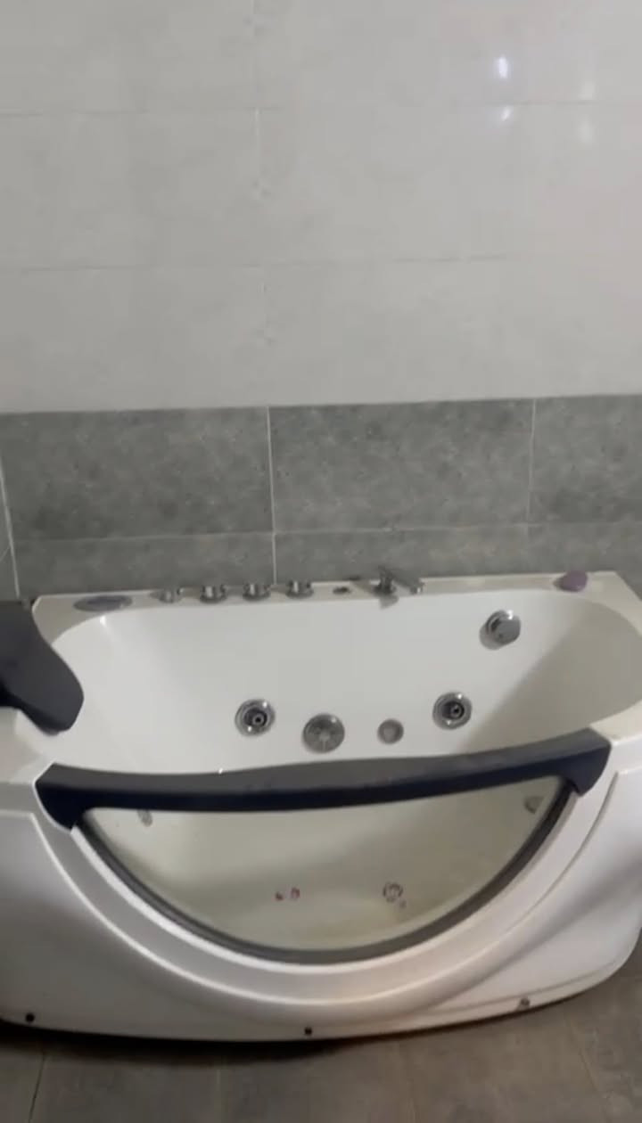 #للايجار___في___السيدية
دار مساحه 150 متر يحتوي على 

كراج يتسع سياره و 3 غرف نوم وصاله ومطبخ وخدمات

بدل الايجار 900

للاستفسار ***********
