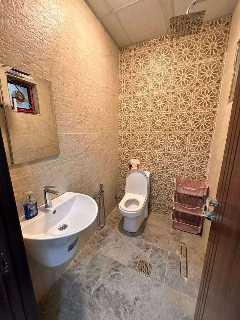 شقه مؤثثة ط اول للايجار vip
التفاصيل  ( صاله - مطبخ - صحيات - غرف نوم عدد 2 )

العنوان📍- المنصور - العناب 

للاستفسار الاتصال على 

1100$

***********

البنايه تحتوي على كراج + حديقه
