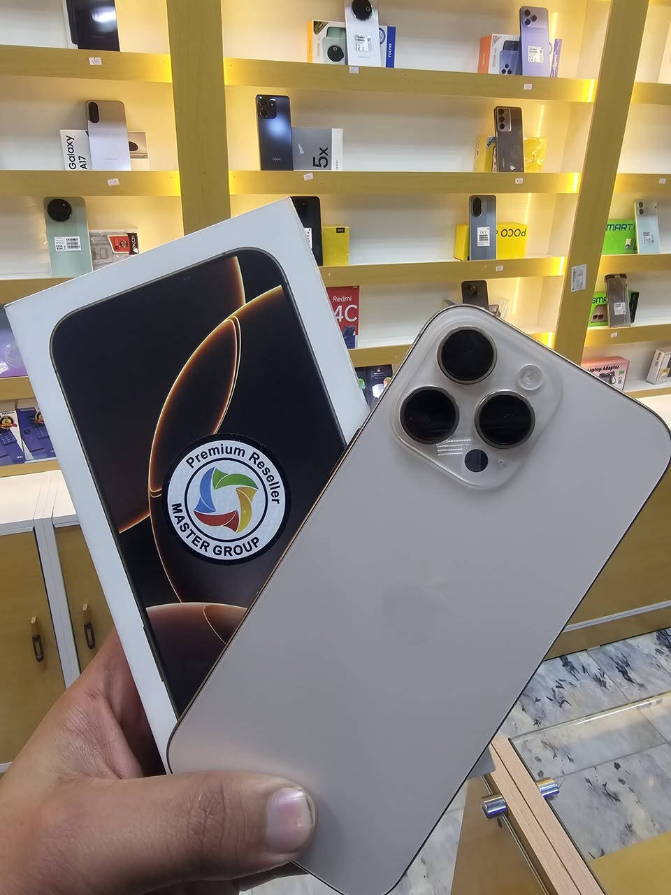 ١٦ برو ماكس ماستر بطاريه ٩٧ ذاكره ٢٥٦
السعر مليون ٤٠٠ جهاز اخو الجديد مكفول حته من الشخط 
ضمان من داخل المركز ٥ ايام العنوان قرب فلكة علوة الرشيد كويريش شارع ٢٠ مركزأبل  يوجد اقساط ( ماستر الرافدين ) 
***********
