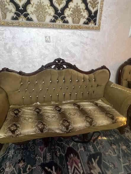 سلام عليكم 
تخم 6قطع للبيع نضيف جديد كوشات كامله سعره 550مكانربغداد الشعب للاستفسار ***********
