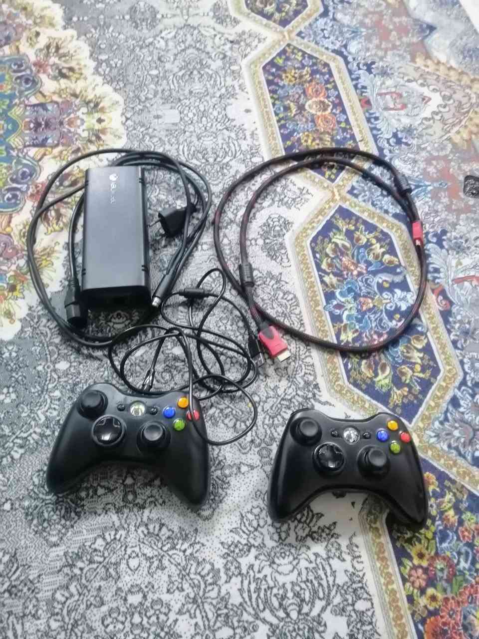 Xbox 360 للبيع سوبر سليم 
الجهاز فول نظافة يجي ويا 2 يدات
هارد اصلي بيه 70 لعبه كلهن العاب كبيرة مشهورة
السعر 130 قفل
للتواصل واتساب (***********)
العنوان كركوك
