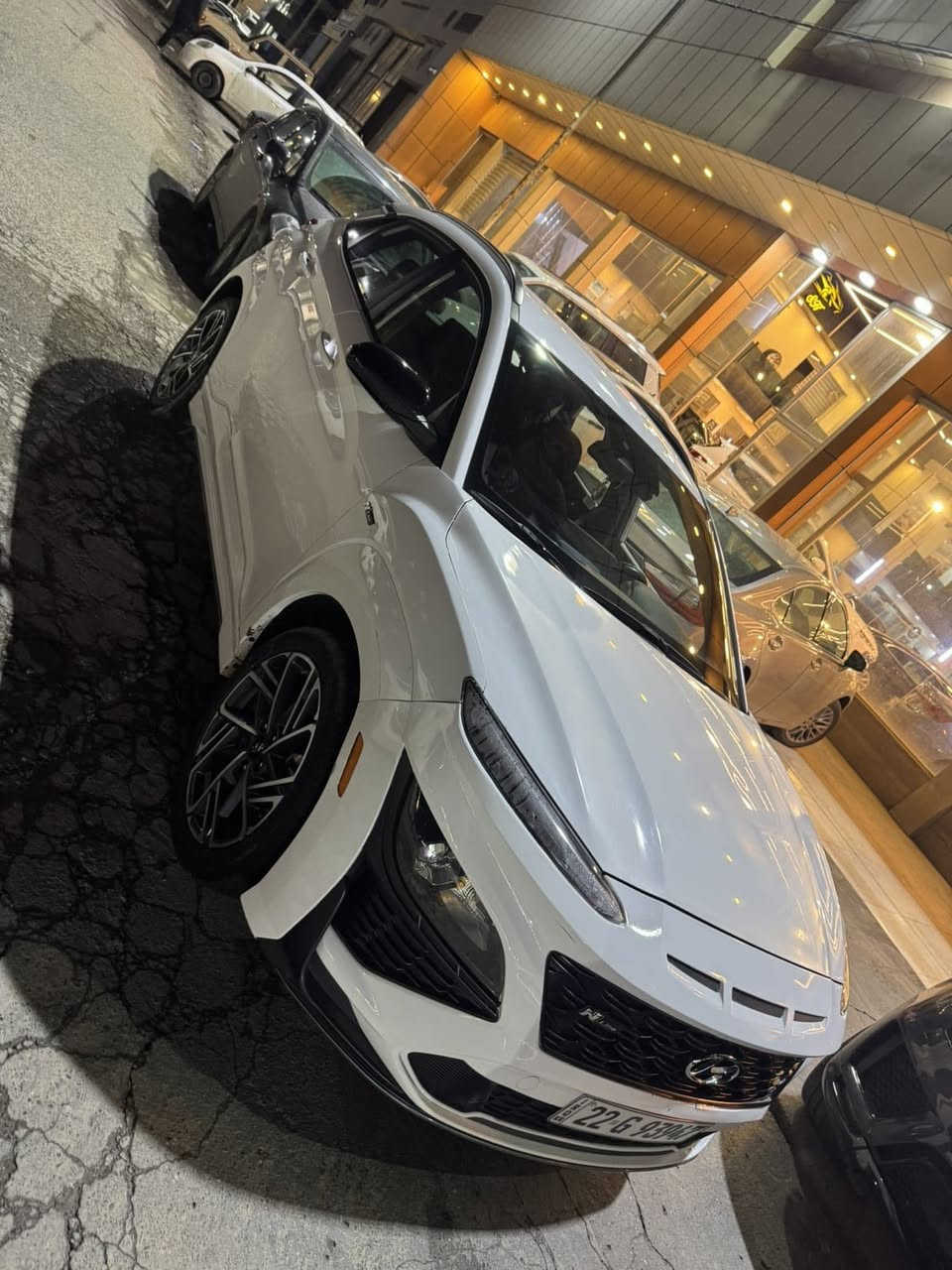 سلام عليكم شباب
كونا N line موديل 2023 

سياره وراد أمريكي حادثها موضح بل صور 

بيها قطعين كلير بامريكا خلفيات 

مواصفتها معروفه 

بصمه 

شاشه كار بلي تحكم ستيرن كامل 

دشبول دجتل 

سياره كامله مكملة على آخر حباية 

بيه طخه صغيره بل باب الي بصف سيايق ممصلحها أصلا متبين 

سعر 133 وبيها مجال 

عنوان بغداد الكرادة داخل 

رقم الهاتف ***********
