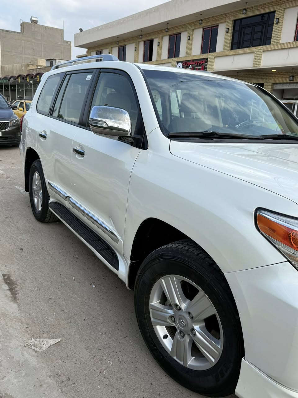 ￼ سلام عليكم Landy كروزر للبيع 2015 سيارة جديدة جيهان ماشية 135 فول مواصفات العنوان بغداد سعر السيارة 390￼ الاتصال***********
