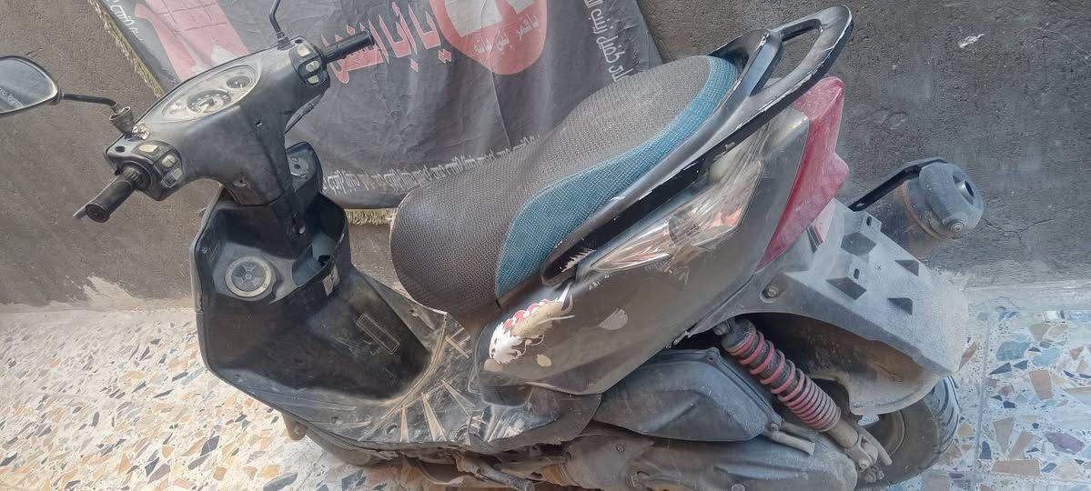 دراجه ماكس للبيع مستعجل على بيعه سعرها ٦٥٠ الف مكاني نهاية حي اور الغرير   ***********
