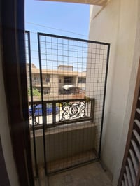 عوارض احذيه • ٢ قطع • استعمال كلش قليل