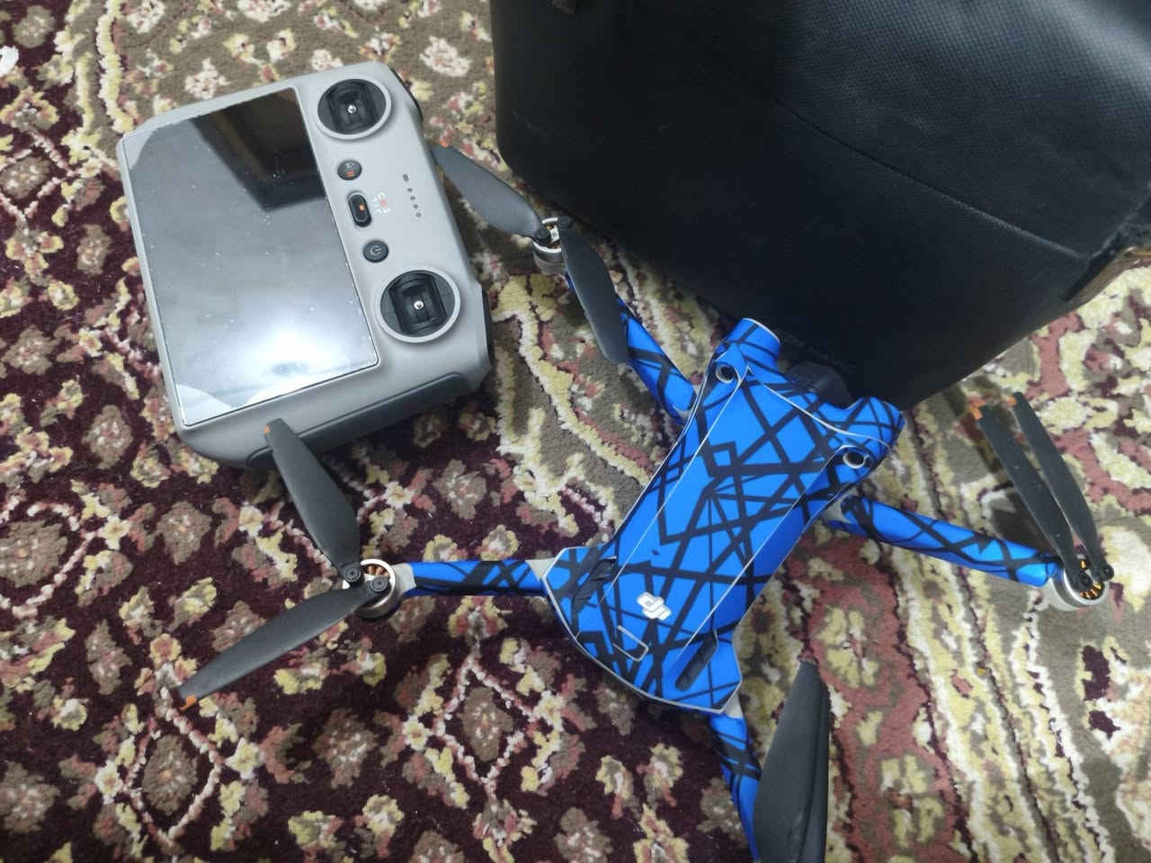 درون Dji مني 3 برو 

نضافه ٨٠ بالميه مكاني نجف


**إذا كنت صاحب هذا الإعلان وتريد حذفه لأي سبب، رجاءا أرسل رسالة إلى الدعم الفني**