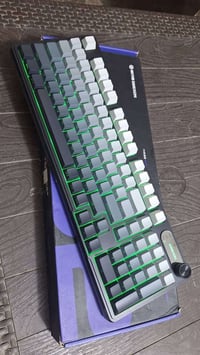 كيبورد • لاسلكي • إنارة RGB