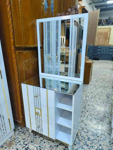 غرفه نوم نظافتها 90 سعرها 500 قفل وينهم العرسان الي حالتهم ضعيفه يدللون علينه الشراي يجي  خاص
