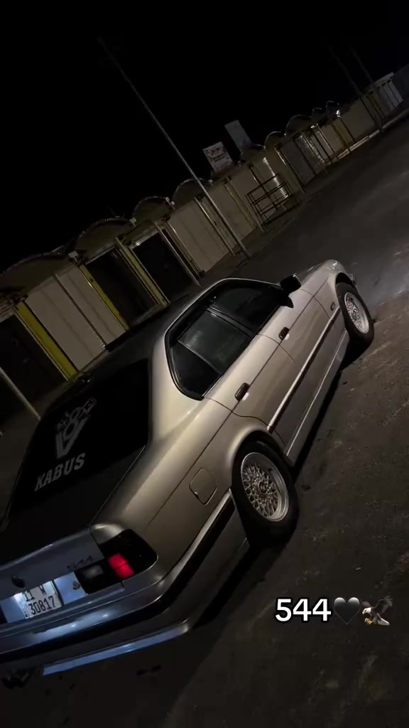 BMW544كير عادي رقم بغداد بسمي رقم انكليزي موديل 92محدثة 95 دبل جكمجة مري شفط شاشة ايبات اصلي سستم صوت كامل صاصلنة رياضي اربع جام كهربايي بجم عريض كير مكينة شرط تراي البصرة سيارة شلعة بيه اتشك الكاع مصبوغة جديد الجمالية بيه طخة ابجاملخ الايمن بدون   شاصي و لغود كهربائيات كله شغاله حته من تقفل سياره يصعد جامات من يمهه رقم تليفون *********** ملاحضه سياره اصل 525
