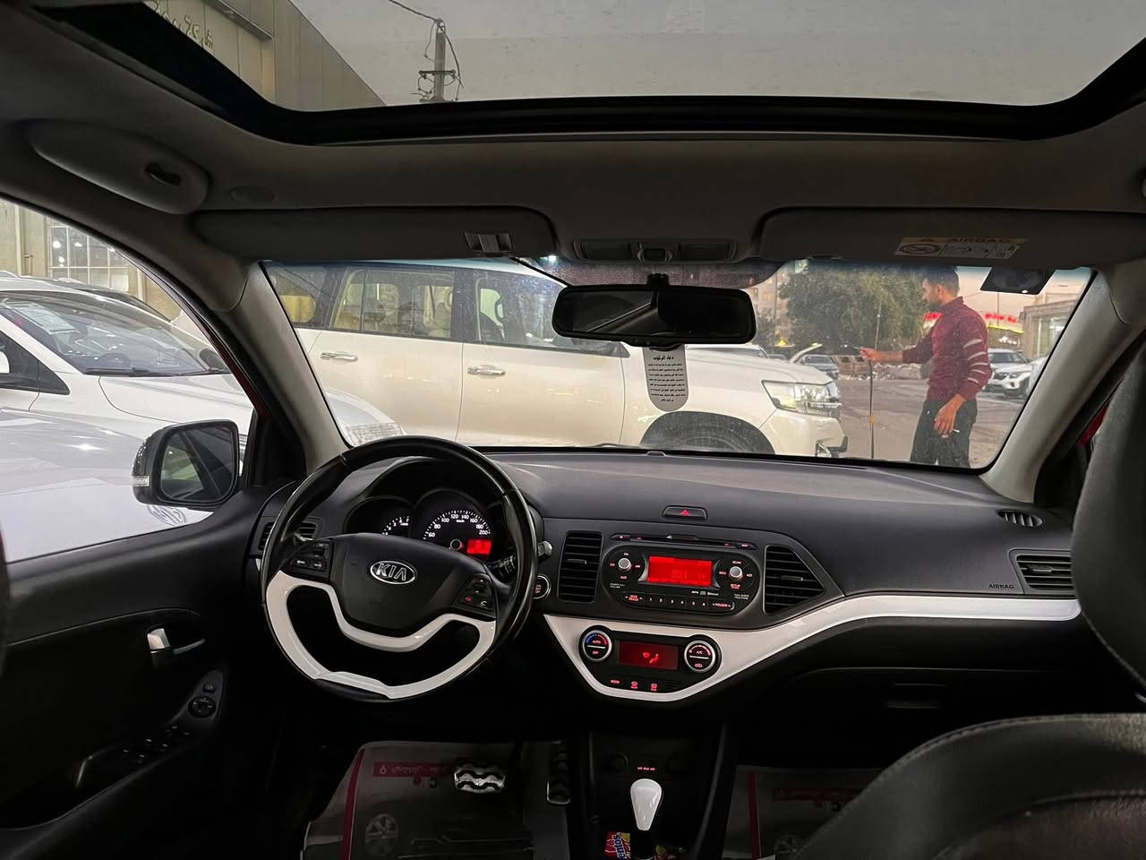 كيا بيكانتو 2015
فول مواصفات سلايد كامره حساسات عدسه 
رقم بغداد بأسمي 
ماشيه 43 الف كم 
صبغ دعاميه وجاملغ فقط 

*********** للاستفسار 
مكاني بغداد بياع
