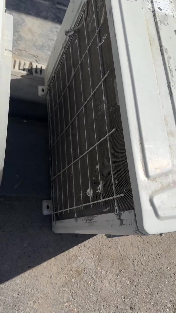 سبالت كاسيت ميديا انفيرتر 3 طن غاز مقفول استخدام موسم واحد فقط 
ملاحظه / احد قطع الداخليه الكارت عاطل سعره 150 الف الي يشتري يحب ينزل سعر الكارت او اجيبله كارت 
السبالت 3 قطع بدون بواري سعر القطعه 750 الف 
*********** واتساب متوفر عنواني بغداد
