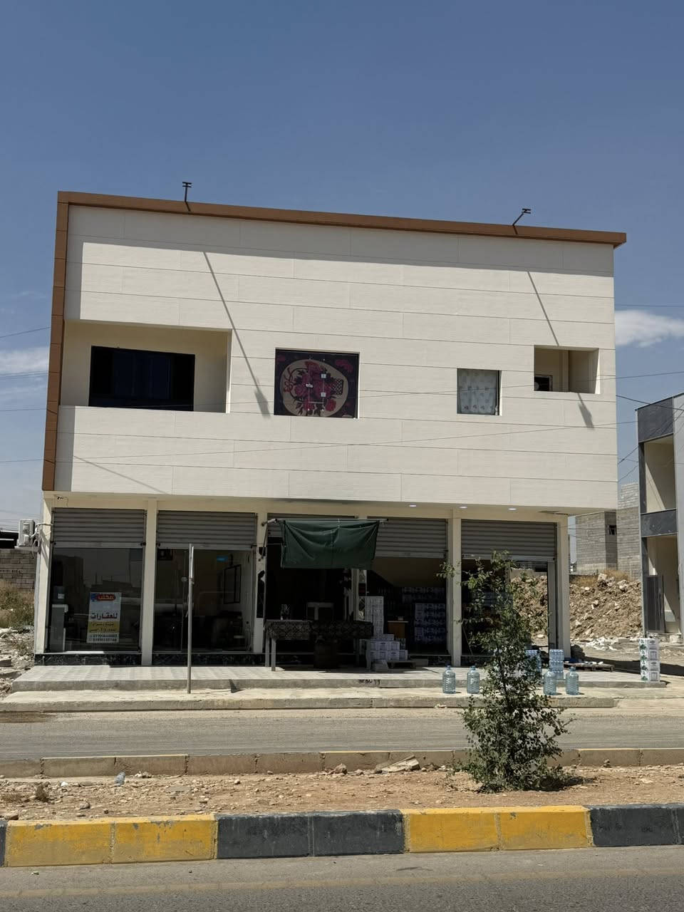 🛑 اعلان رقم 8
للبيع للبيع للبيع للبيع 

عمارة تجارية على سايدين الأركان 🏢🏢

قرب جامع طه 🕌

تحتوي العمارة على 5محلات و3شقق طابق ثاني 

2وداران طابق ارضي   العمارة مؤجره بل كامل 

الوارد الشهري للعمارة 2100 م💸💸

للاستفسار الاتصال على الأرقام التالية 

***********

***********

أو زياره المكتب حي السماح ال 90 شارع بنزيخانه المشاعل 

مكتب بصمة للعقارات العامة 🏢
