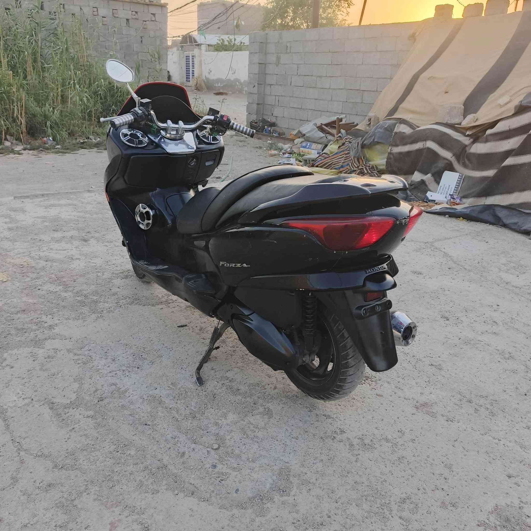 فورزه البيع 8/0 دراجه جاهزه ما نقصه شي مكينه مفتوحه رايمر دراجه نضيفه شلعه ومعدل يخبل 130 عله كير ملغي شارع مكان واسط الكوت سعر 750 وبيه مجال 
***********
***********

