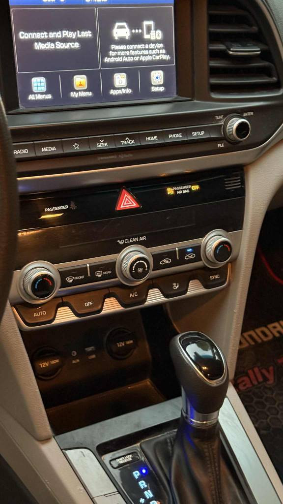 النترا 2020 وارد امريكي@ للبيع  صبغ جاملغ و البنيد  بدون دواخل نص فول كير  محرك كفاله ماشيه 49. سياره جاهزه من كلشي برغي ماتفتح وكاله او مداور محرك 2000 دوش تبريد ثلج كامرا دواره حساس جانبي توقف ذاتي انظمة قياده كير ايتي    السعر 132وبيه مجال
واتساب للتواصل *********** بغداد, العراق
