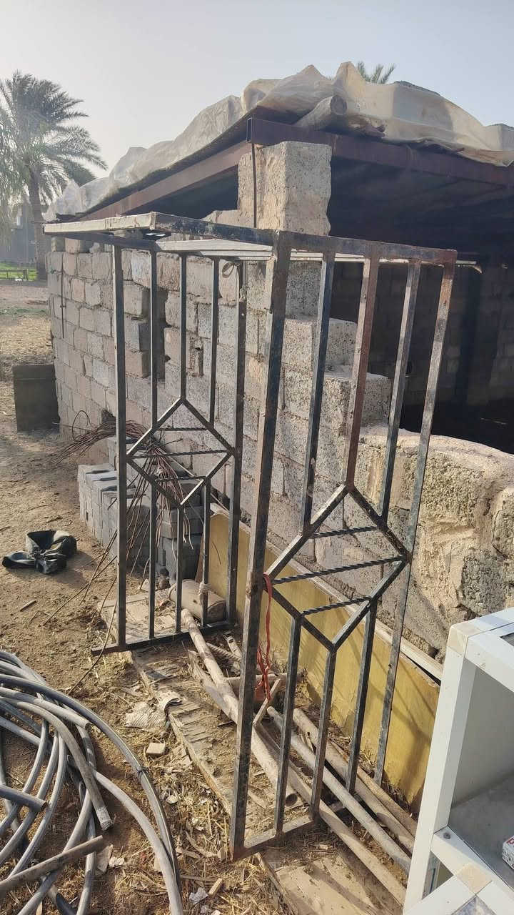 غراض للبيع كلمن وسعره الخاص مفتوح والهاتف مفتوح 
***********
***********
