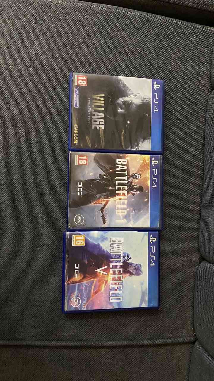 بلي 4 سلم اولاين 500 كيكا كامل ملحقات ويا جوستك وحدة و 3 اقراص ويا حساب  بي 249 لعبة مجانية جهاز جديد اسعتمال قليل كلش رايدة ب250 وبي مجال مكاني البصرة/ تنومة ***********
