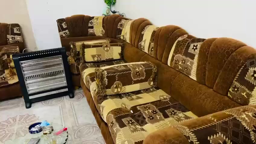 للبيع تخم ديوان شغل الموصل طوله 13متر نظيف وشغله راقي لدرجة التواصل على رقم  *********** 
واتس ساب متواجد
