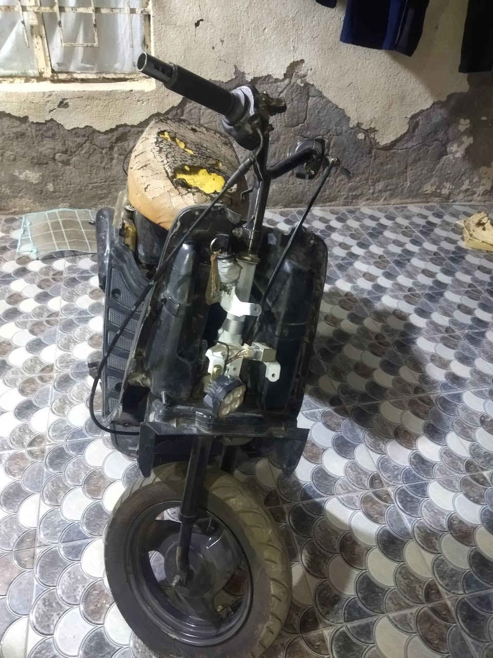 السلام عليكم شباب دراجه بتره للبيع والله دراجه نضيفه وكاملة ومكينتة نضيفة كفراته كله موجودة بس محتاز اريد اروح مشايه تجي وتشوف بعينك النضافه مكاني ناصريه منصورية السايدين هاتف ***********
